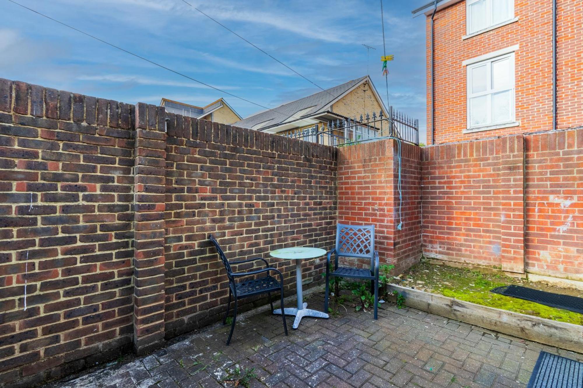 Modern 2 Bedroom Apartment In Mitcham, London エクステリア 写真