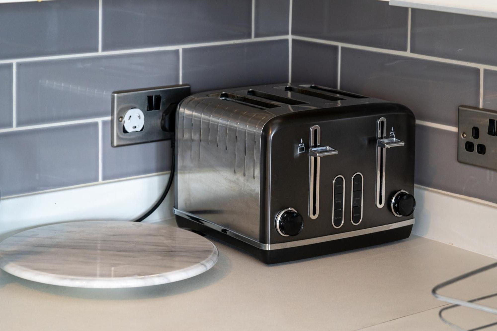 Modern 2 Bedroom Apartment In Mitcham, London エクステリア 写真