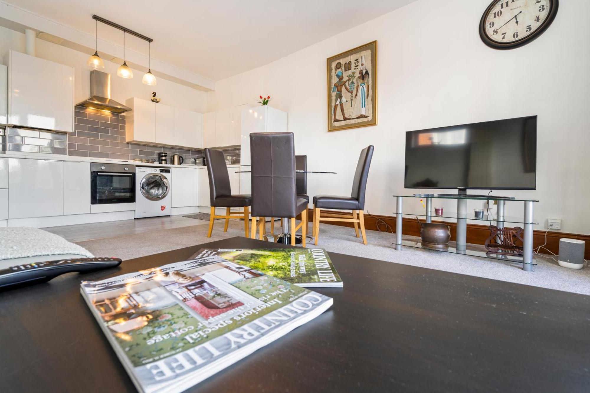 Modern 2 Bedroom Apartment In Mitcham, London エクステリア 写真