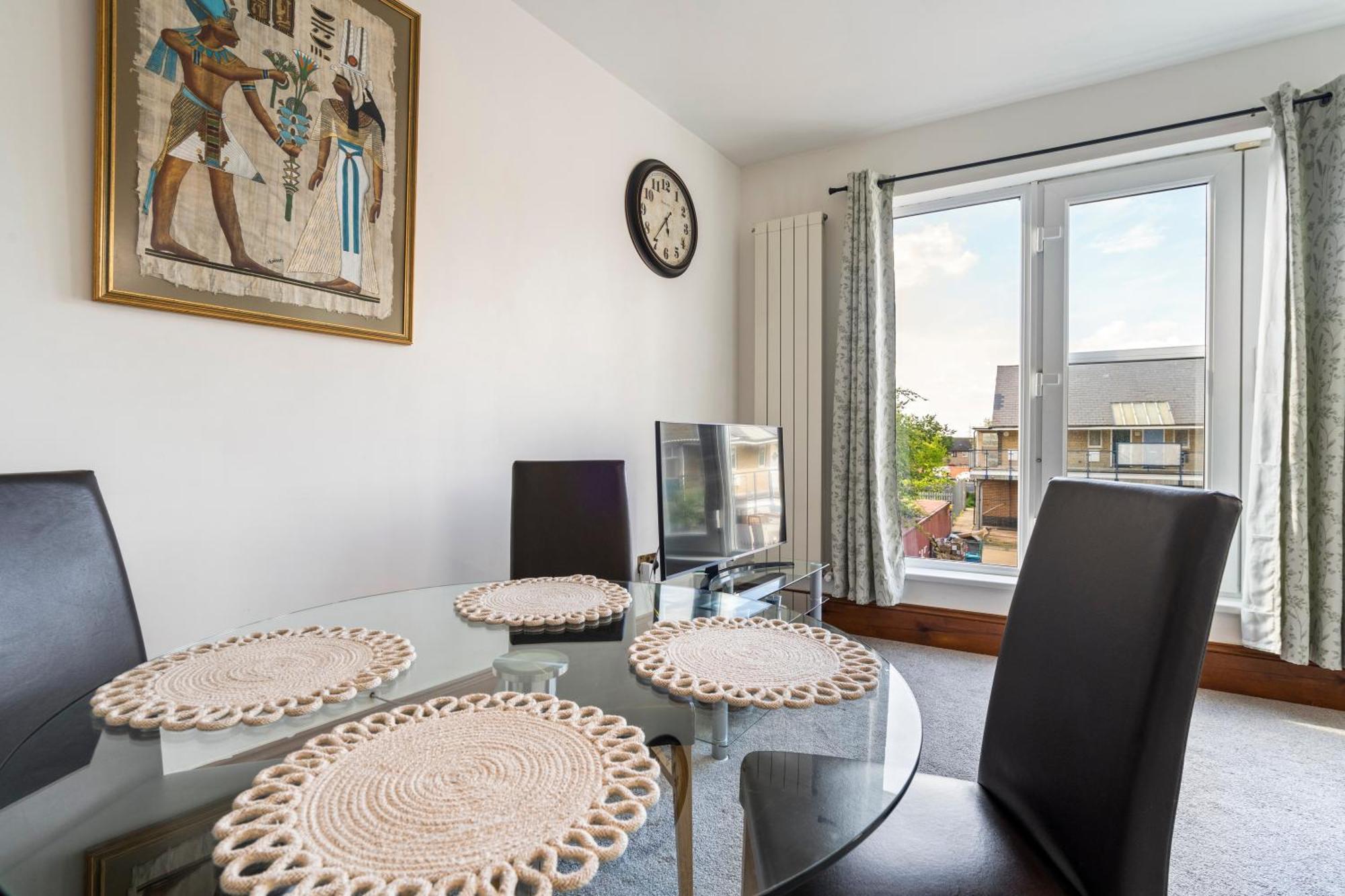 Modern 2 Bedroom Apartment In Mitcham, London エクステリア 写真