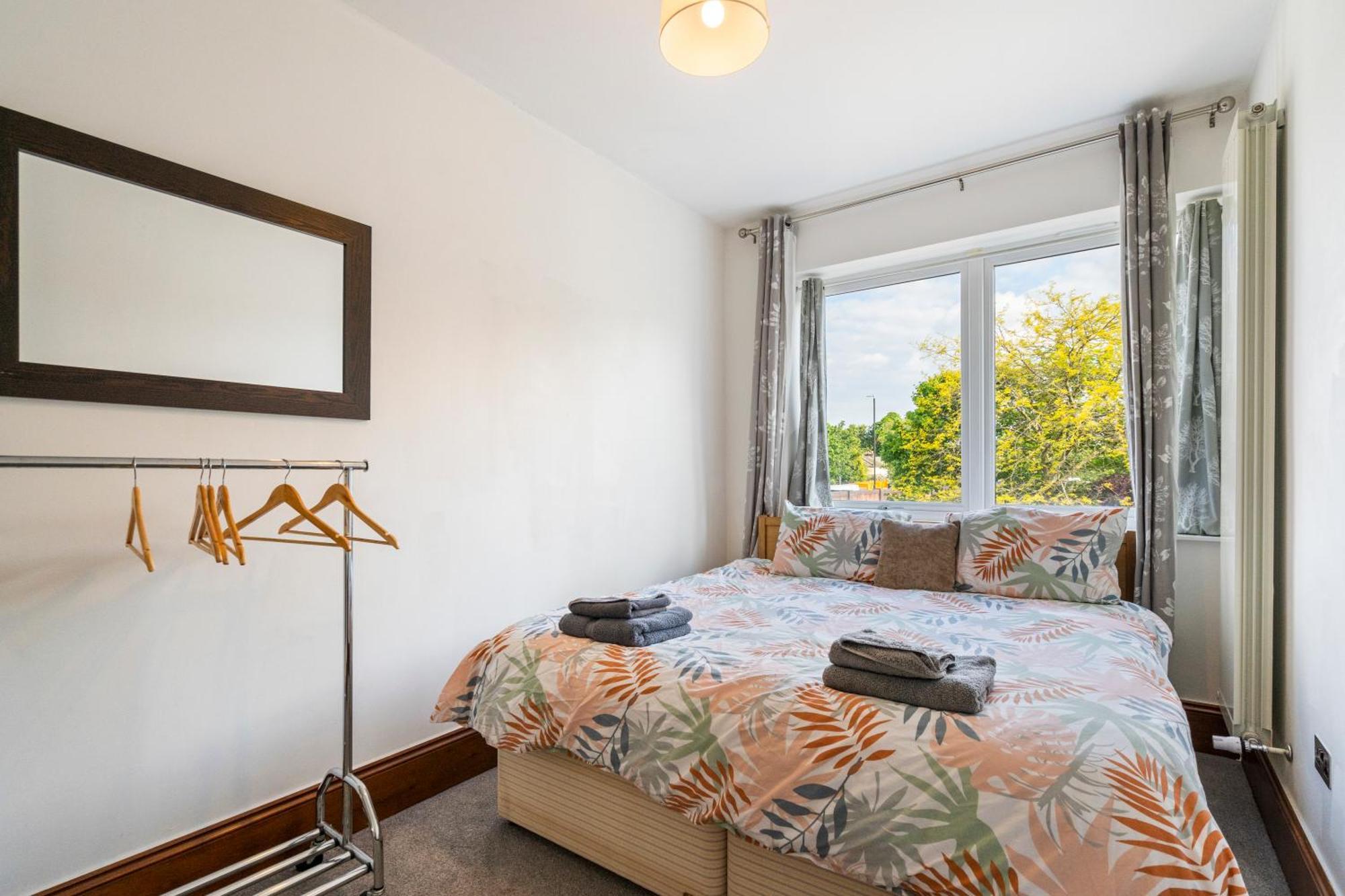 Modern 2 Bedroom Apartment In Mitcham, London エクステリア 写真